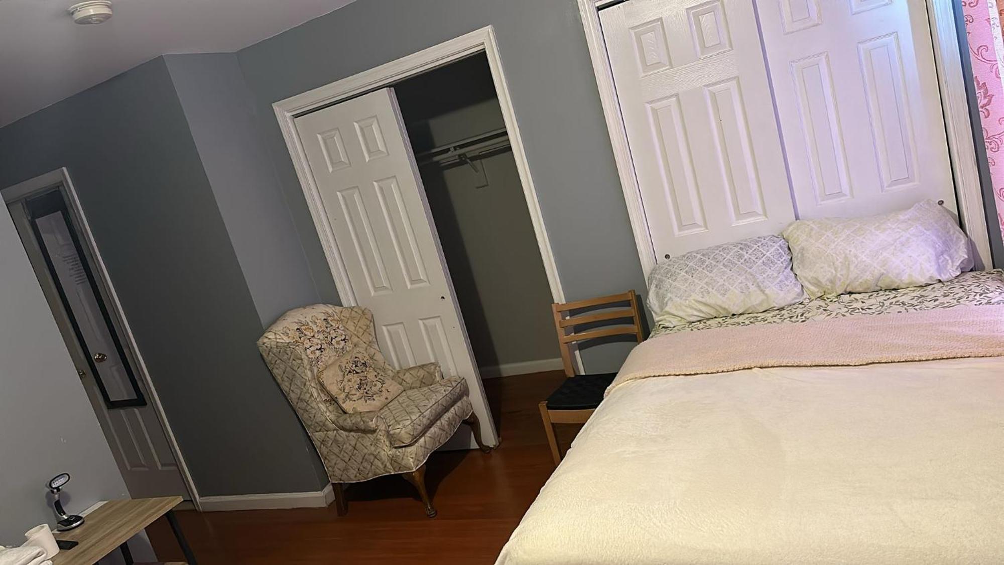 Divine Villa Guest House 65 Sherman 6Mins To Airport And 4Mins To Penn Station Newark Bilik gambar